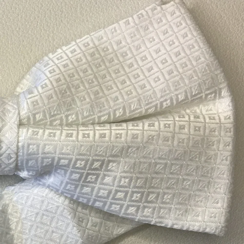 JON VANDYK HOLLAND Vintage Vibe Semi-Butterfly Bow Tie ▶◀ 𝔹ℝ𝔸ℕ𝔻 ℕ𝔼𝕎!